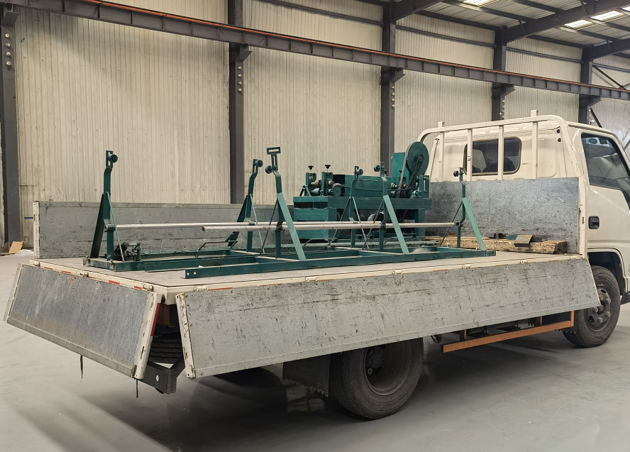 河南周總訂購的直絲機裝車(chē)發(fā)貨中